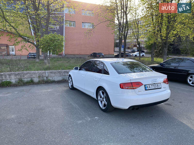 Седан Audi A4 2011 в Киеве