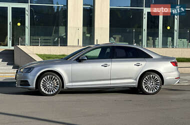 Седан Audi A4 2016 в 