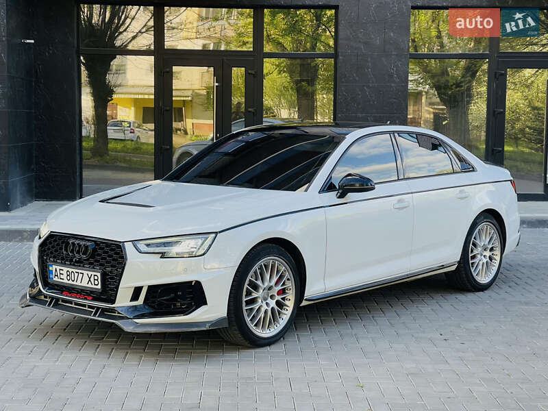 Седан Audi A4 2016 в Львове