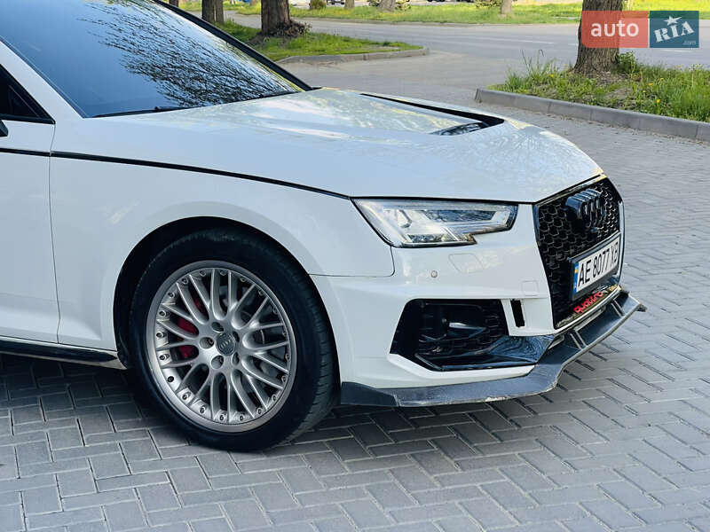 Седан Audi A4 2016 в Львове