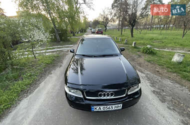 Седан Audi A4 1999 в 