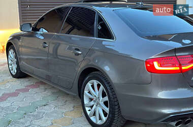Седан Audi A4 2013 в 