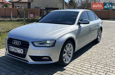 Седан Audi A4 2014 в 
