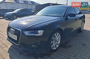 Седан Audi A4 2013 в Сокале