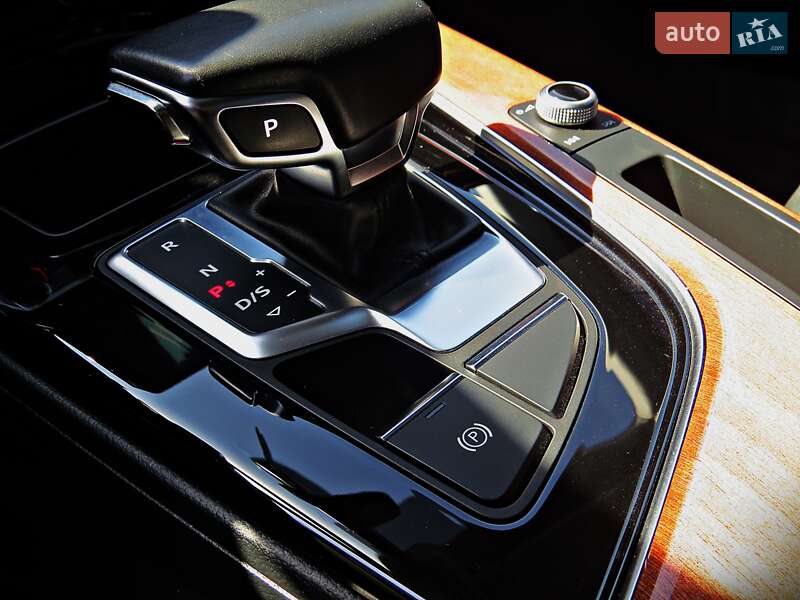 Седан Audi A4 2019 в Черкасах