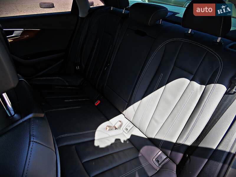 Седан Audi A4 2019 в Черкасах