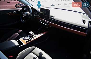 Седан Audi A4 2019 в 
