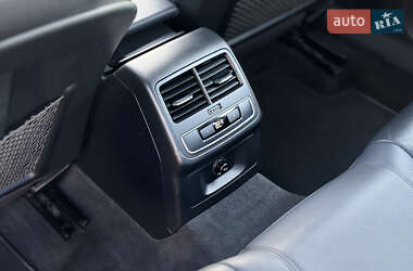 Седан Audi A4 2015 в 