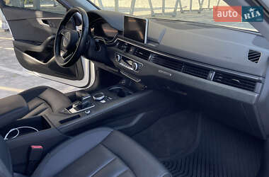 Седан Audi A4 2016 в 