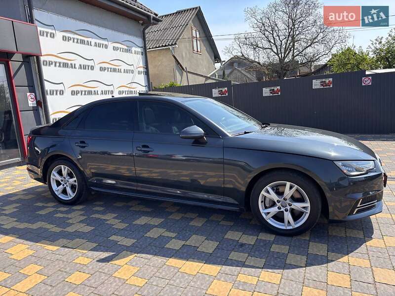 Седан Audi A4 2018 в Львове