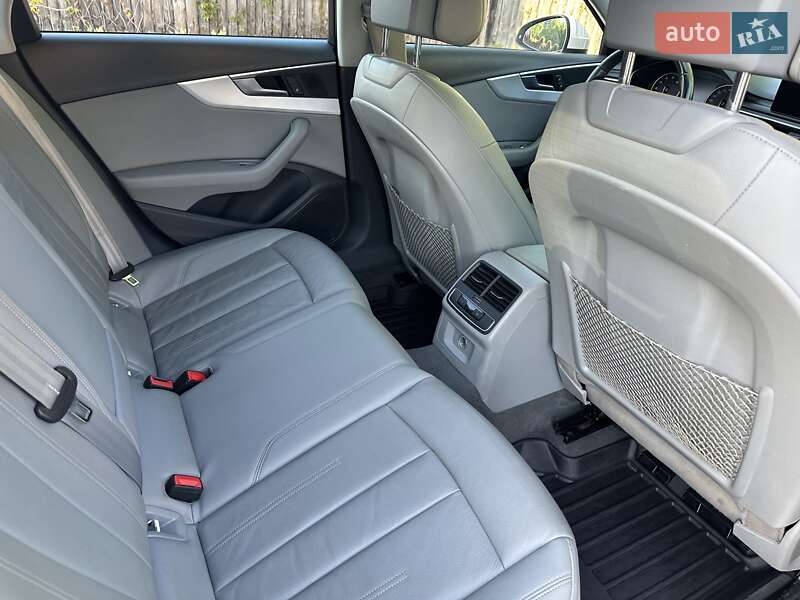 Седан Audi A4 2017 в Днепре