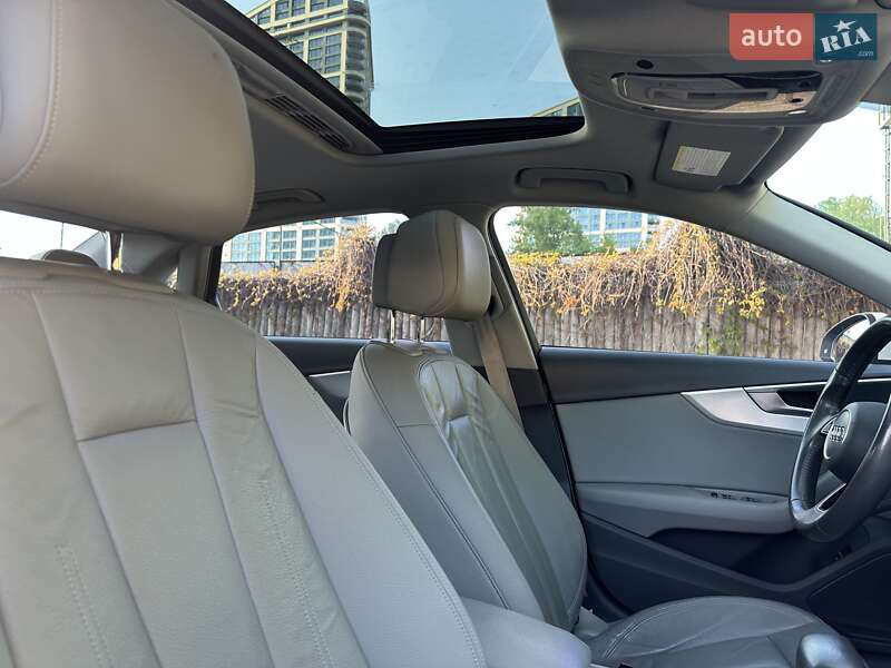 Седан Audi A4 2017 в Днепре