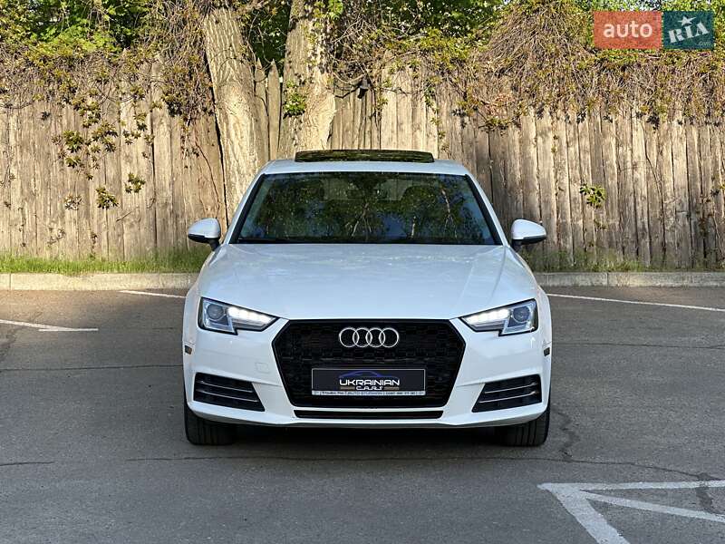 Седан Audi A4 2017 в Днепре