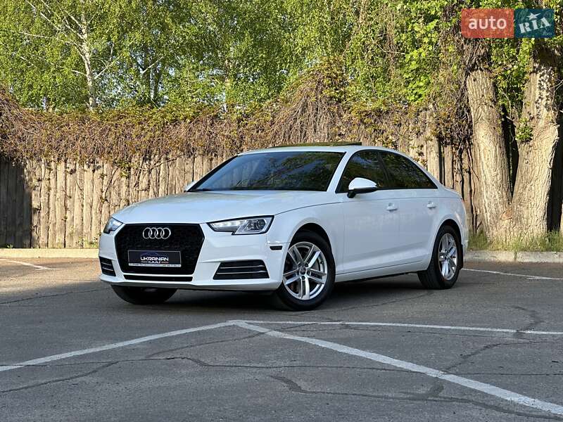 Седан Audi A4 2017 в 