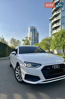 AUDI A4 2021