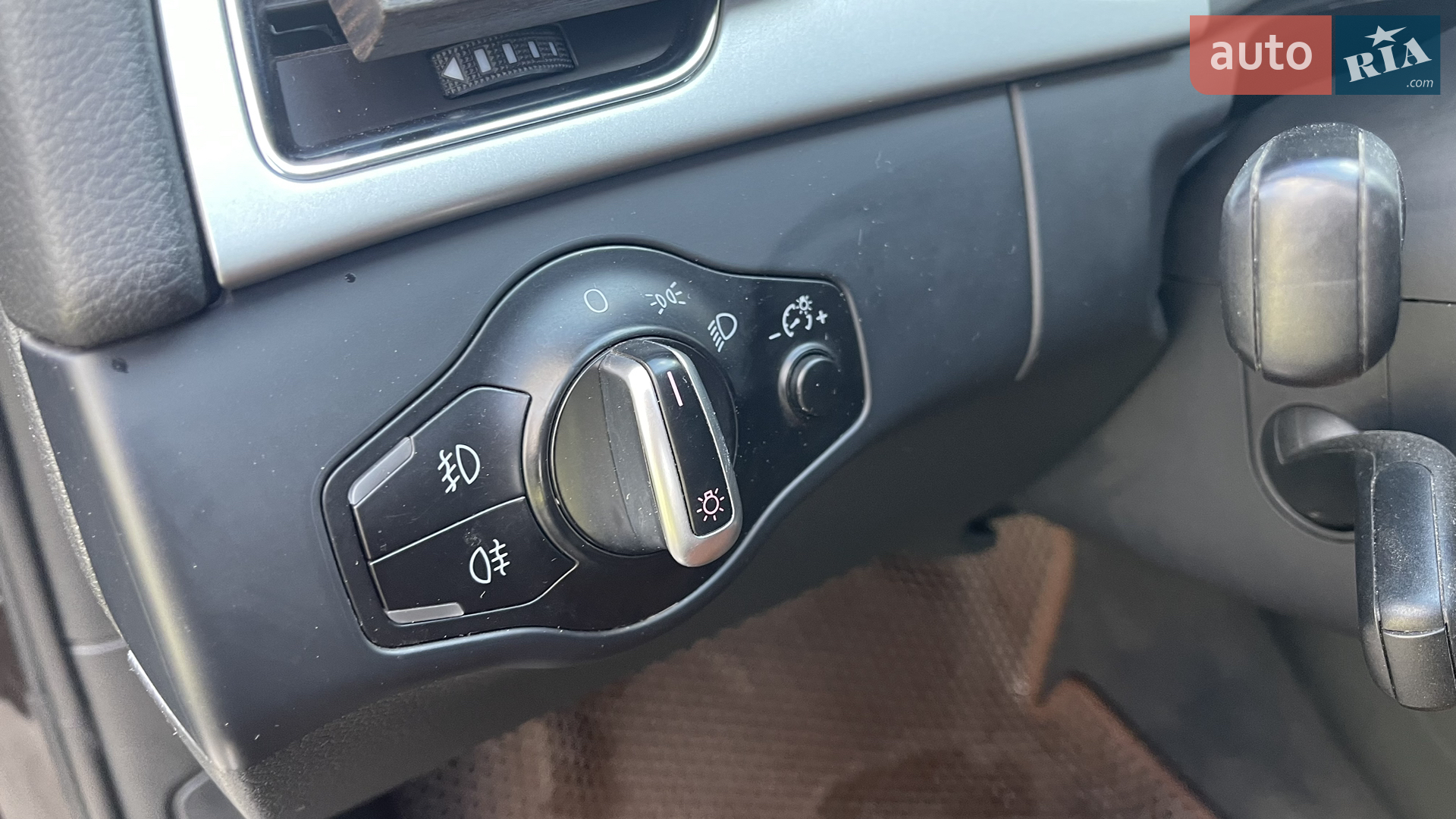 2011 Audi A4 - мініатюра 25