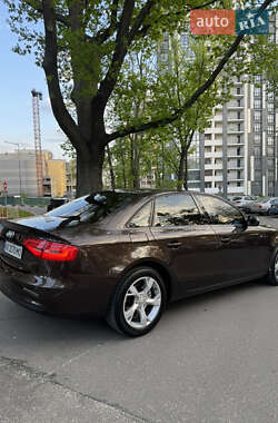 Седан Audi A4 2012 в 