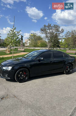 Седан Audi A4 2012 в 