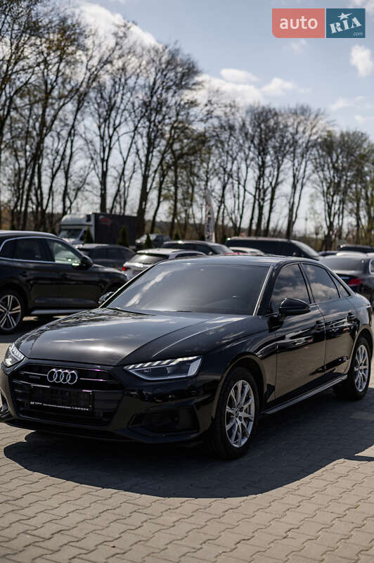 Седан Audi A4 2019 в Львове