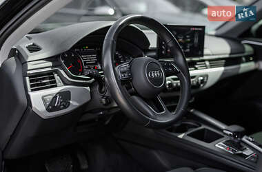 Седан Audi A4 2019 в 