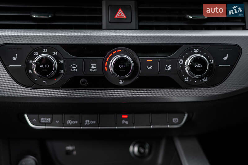 Седан Audi A4 2019 в Львове