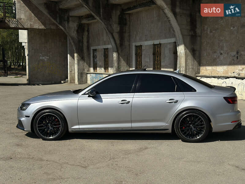 Седан Audi A4 2017 в Ивано-Франковске