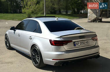 Седан Audi A4 2017 в 