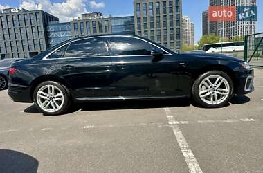 Седан Audi A4 2020 в 
