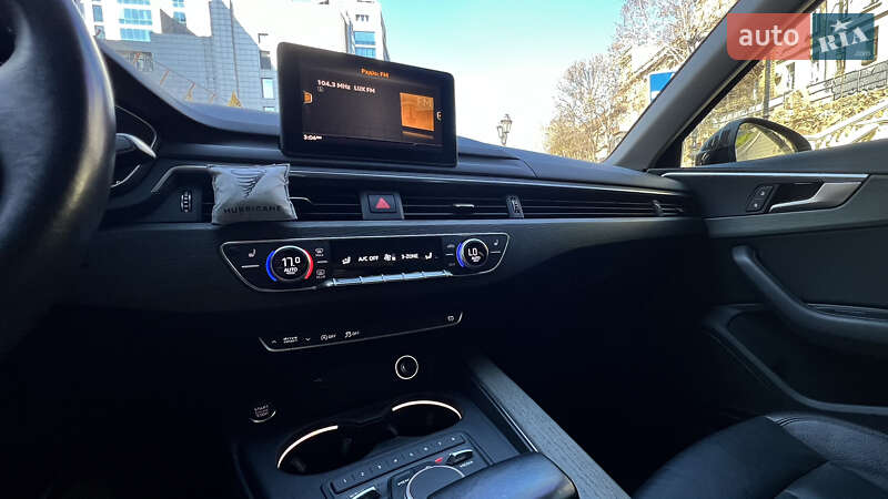 Седан Audi A4 2019 в Одессе