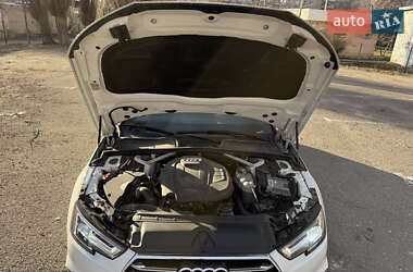 Седан Audi A4 2019 в 