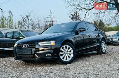 Седан Audi A4 2012 в 