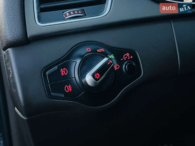 Седан Audi A4 2012 в Харькове