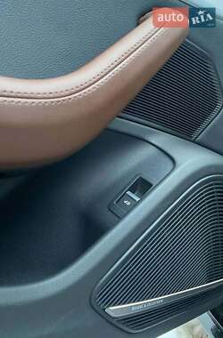 Седан Audi A4 2019 в 