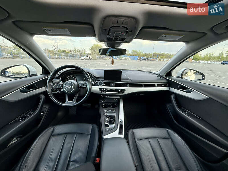 Седан Audi A4 2016 в Днепре