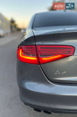 Седан Audi A4 2013 в 