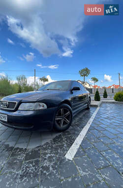Седан Audi A4 1996 в 