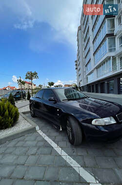 Седан Audi A4 1996 в 