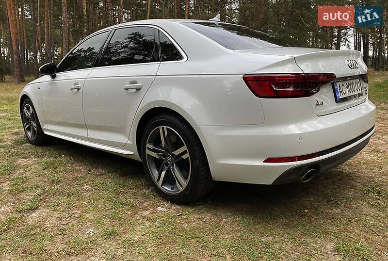 Седан Audi A4 2017 в Ровно