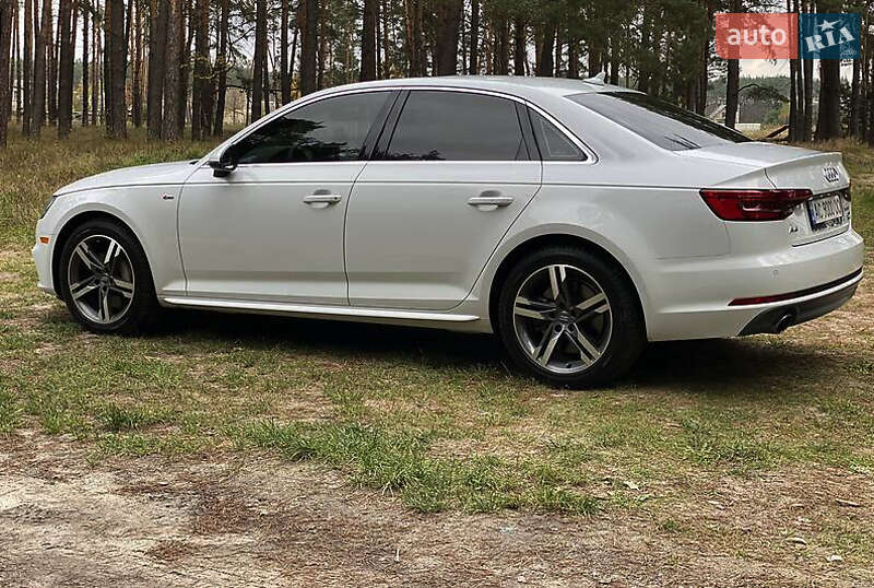 Седан Audi A4 2017 в Ровно