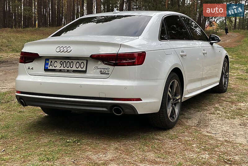 Седан Audi A4 2017 в Ровно