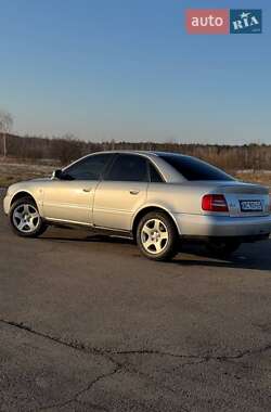 Седан Audi A4 2000 в 