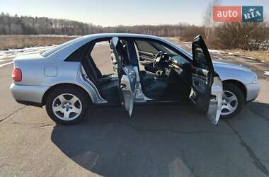 Седан Audi A4 2000 в 