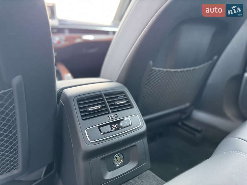 Седан Audi A4 2020 в Києві
