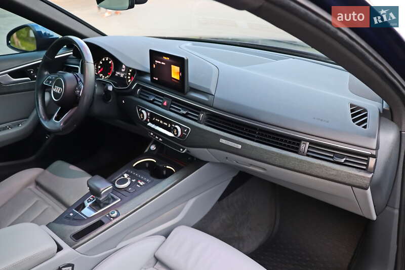 Седан Audi A4 2017 в Кременчуге