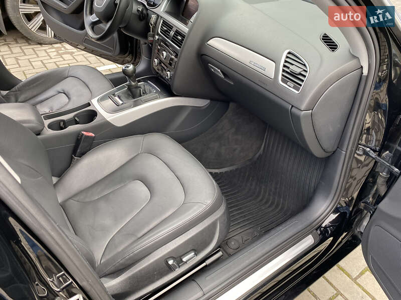 Седан Audi A4 2012 в Виннице