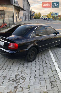 Седан Audi A4 2000 в 