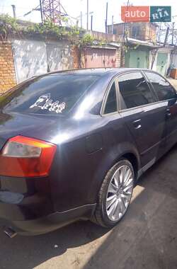 Седан Audi A4 2001 в 
