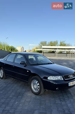 Седан Audi A4 2000 в 