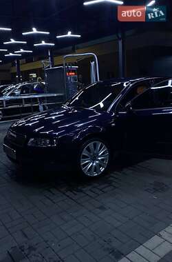 Седан Audi A4 2001 в 