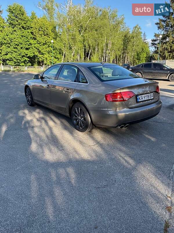 Седан Audi A4 2010 в Киеве